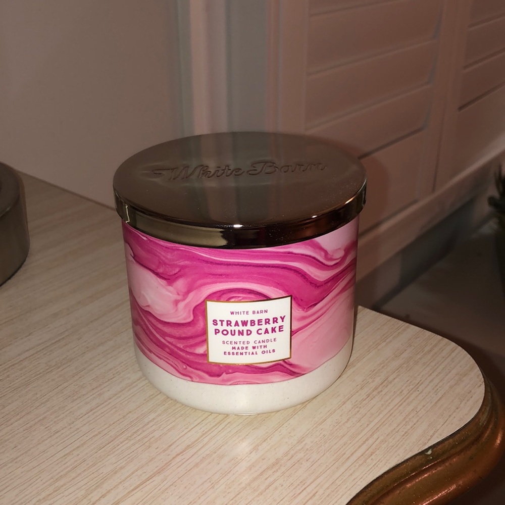 White Barn Candle